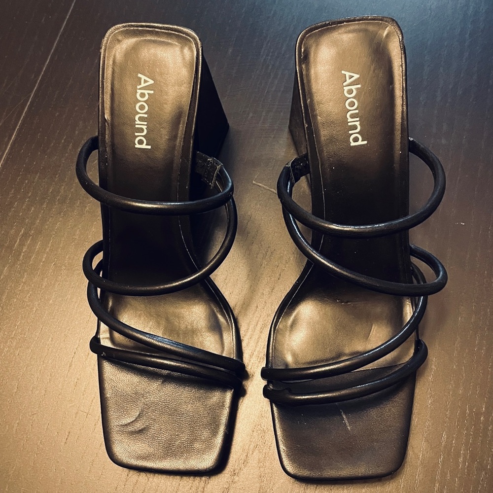 NWOT Abound Slip-on Sandals - Women 10 - Black